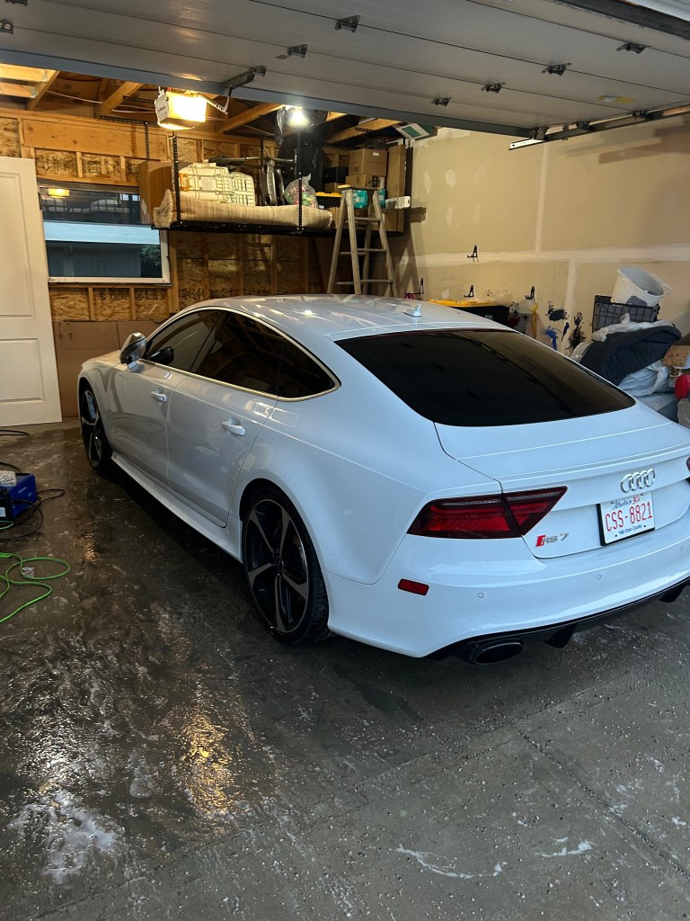 Deluxe Exterior Car Detailing Service